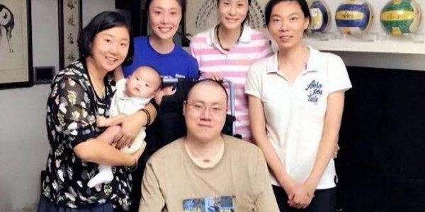 九游体育APP-瘫痪19年汤淼现状：母亲妻子均已改嫁，9岁女儿很可爱，郎平多次探望|周苏红|排球|中国男排|人生|前妻_新浪新闻