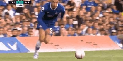 九游体育-图赫尔：握手时应该看着对方眼睛 但孔蒂不这么想