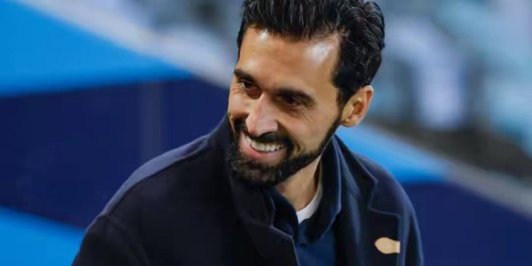 九游体育APP-皇马帅位谜题：穆帅回归真是唯一答案吗？|何塞·穆里尼奥|齐内丁·齐达内|阿韦洛亚|罗德里戈·埃尔南德斯·卡斯坎特|本菲卡足球俱乐部_新浪体育_新浪新闻