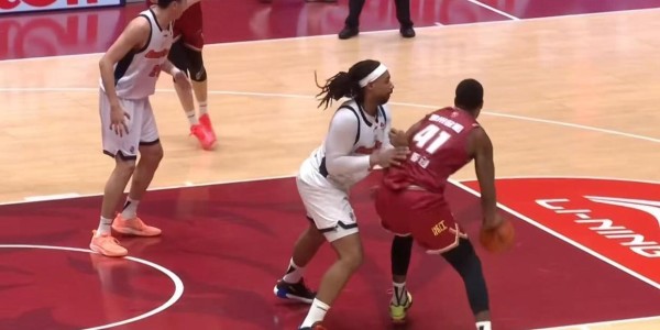 九游体育-广东队最新消息！杜锋保不住萨林杰，朱芳雨瞄准两大新内线！