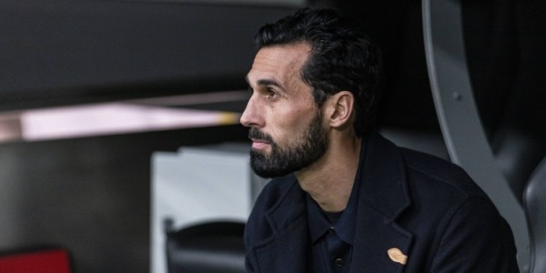 早报：皇马两连败距榜首4分！